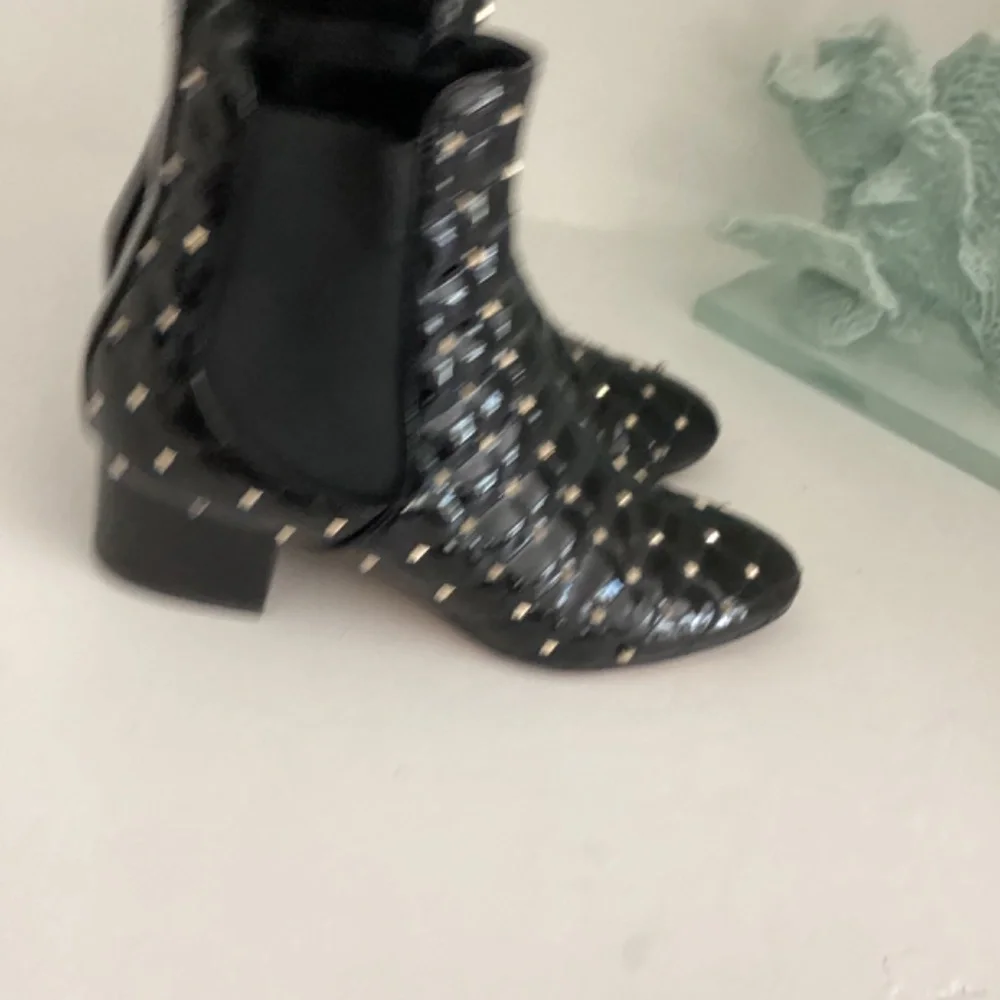 Valentino Rockstud Accents Patent Leather Chelsea Ankle boots 37 7